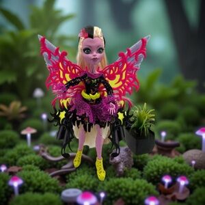 Monster High BONITA FEMUR Freaky Fusion Hybrid of Skelton & Moth Discontinued